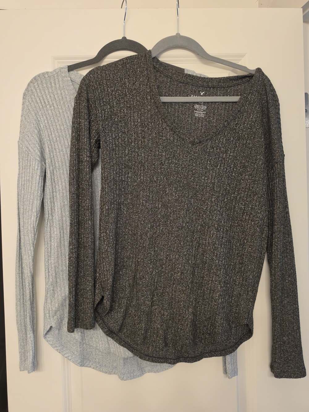 American Eagle Outfitters V-Neck Ribbed Sweater - Charcoal & Light Gray